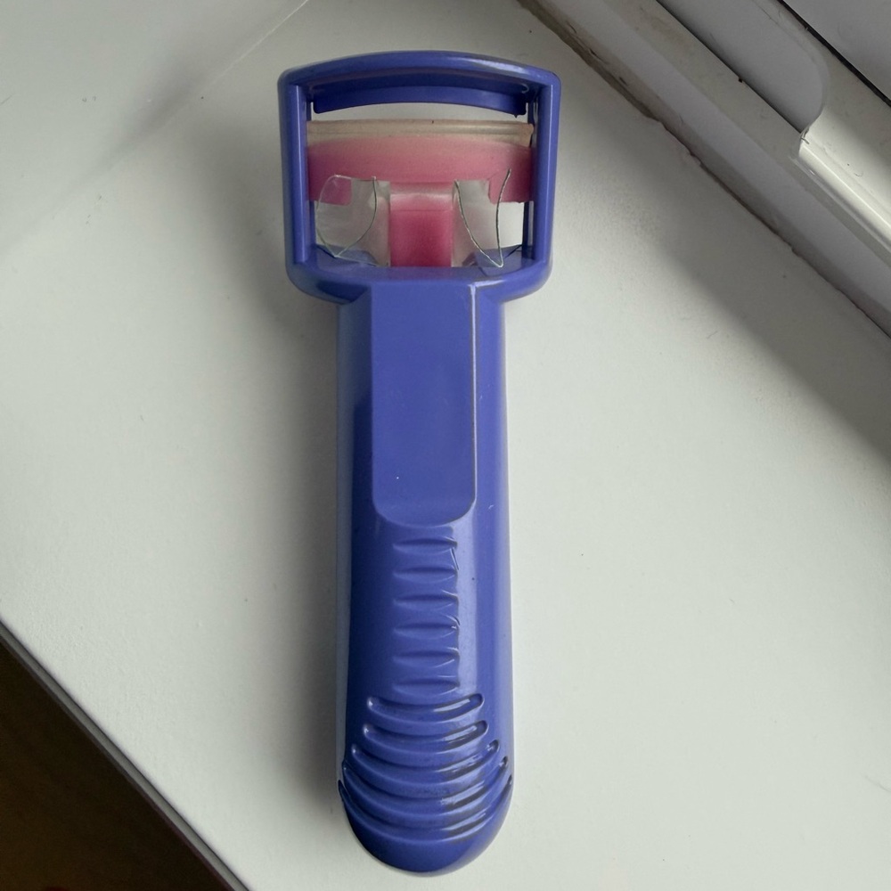 Plastic Safety Eyelash Curler‎ Pink NEW Beauty Tool Korea